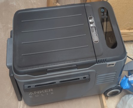 Anker SOLIX EverFrost cooler closed